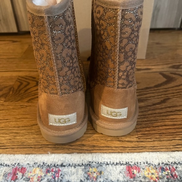UGG boots - Picture 3 of 6